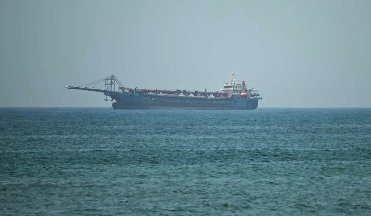 Bulk Carrier Struck by Unknown Projectile Northeast of Qatar 